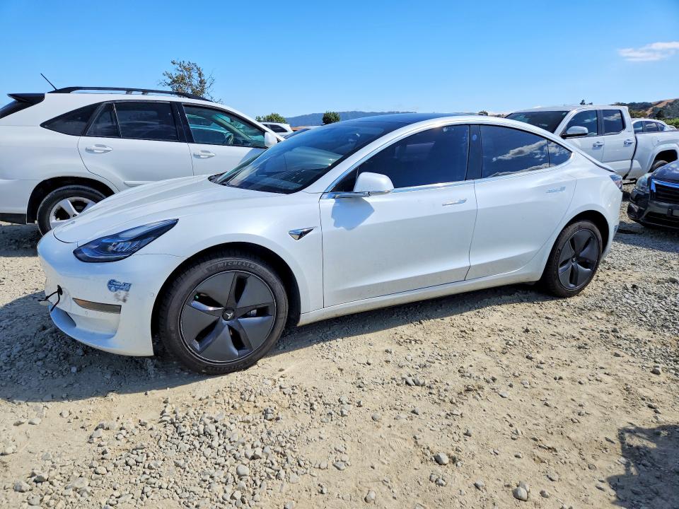 Продажа на аукционе авто 2020 Tesla Model 3, vin: 5YJ3E1EA8LF633311, номер лота: 85603655