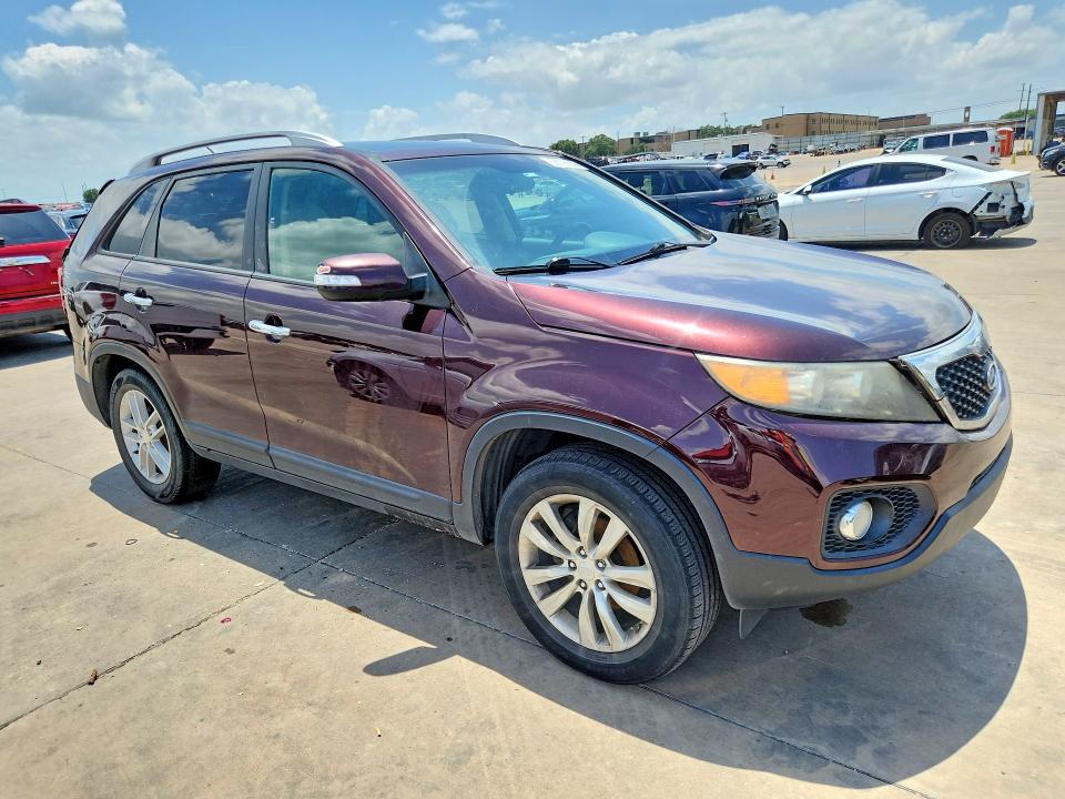 56796016 :رقم المزاد ، 5XYKU4A28BG024810 vin ، 2011 Kia Sorento مزاد بيع