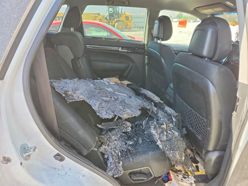 Auction sale of the 2015 Kia Sorento, vin: 5XYKT4A62FG605585, lot number: 56331966