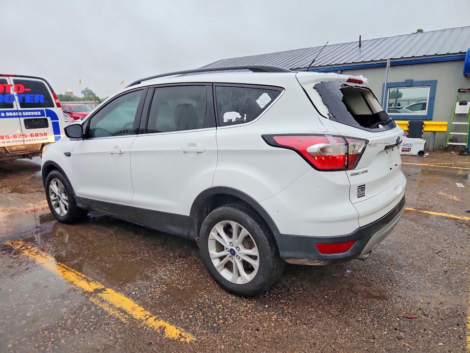 57962386 :رقم المزاد ، 1FMCU0GD4HUC77003 vin ، 2017 Ford Escape مزاد بيع