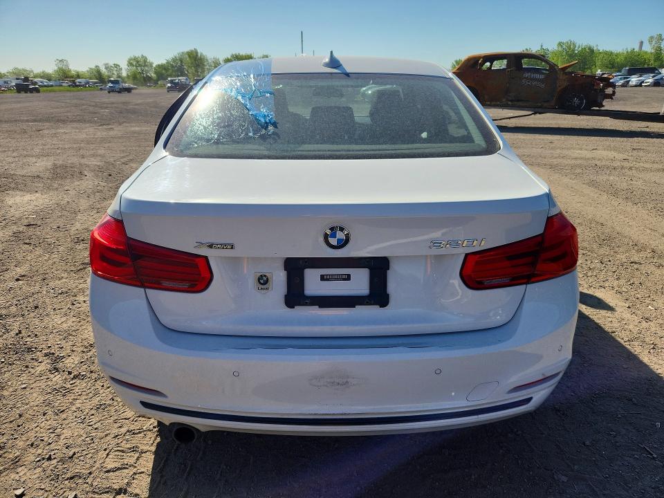 55679216 :رقم المزاد ، WBA8A3C53GK689729 vin ، 2016 Bmw 320 مزاد بيع