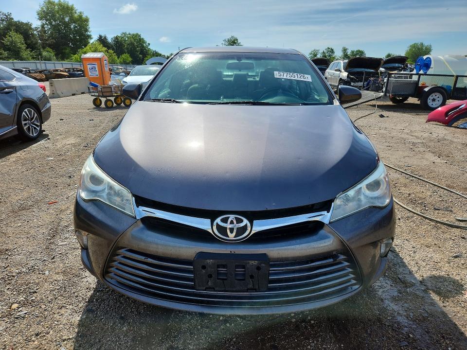57755126 :رقم المزاد ، 4T1BF1FK1GU228772 vin ، 2016 Toyota Camry مزاد بيع