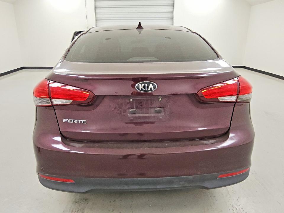 2018 Kia Forte მანქანა იყიდება აუქციონზე, vin: 3KPFK4A75JE258496, აუქციონის ნომერი: 58568956
