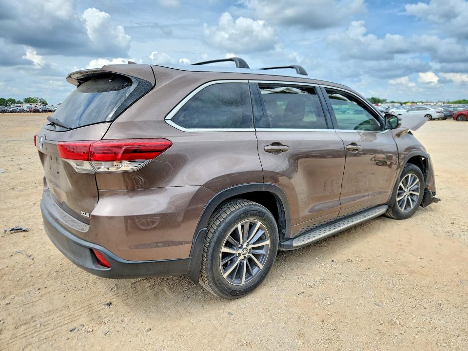 Продажа на аукционе авто 2017 Toyota Highlander, vin: 5TDKZRFH7HS226982, номер лота: 56066886
