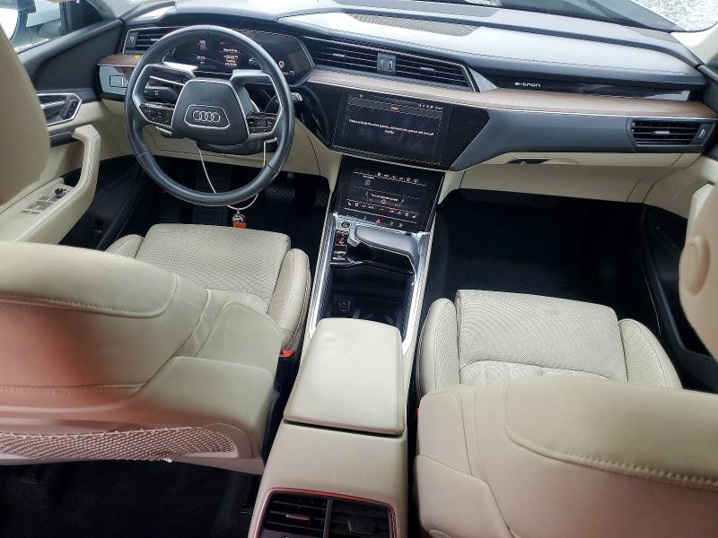 55783386 :رقم المزاد ، WA1VAAGE9MB014672 vin ، 2021 Audi E-tron مزاد بيع
