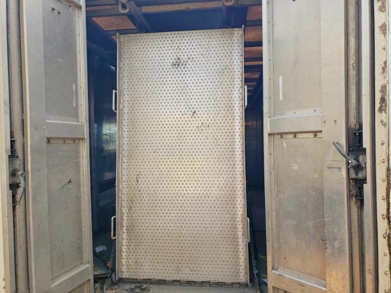 55881316 :رقم المزاد ، 5B4KP42U043395674 vin ، 2004 Workhorse Step Van مزاد بيع