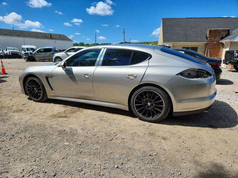 57504256 :رقم المزاد ، WP0AA2A72CL018852 vin ، 2012 Porsche Panemara 4 مزاد بيع