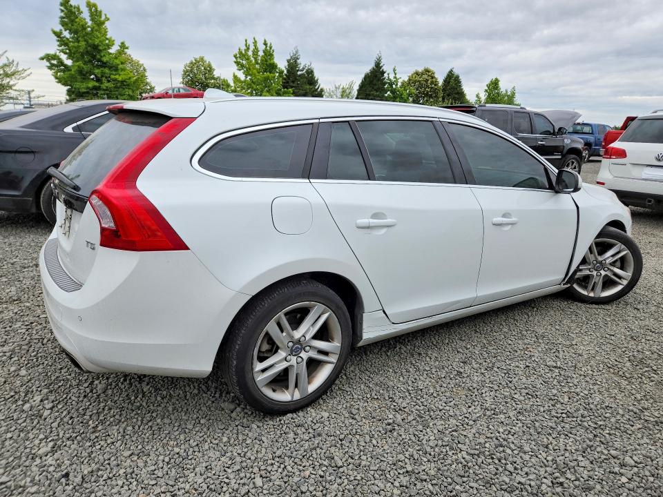 58130366 :رقم المزاد ، YV140MEK7F1258712 vin ، 2015 Volvo V60 مزاد بيع