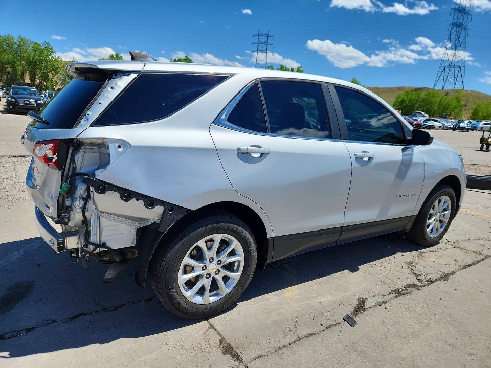 2021 Chevrolet Equinox მანქანა იყიდება აუქციონზე, vin: 2GNAXTEV1M6142125, აუქციონის ნომერი: 57029176