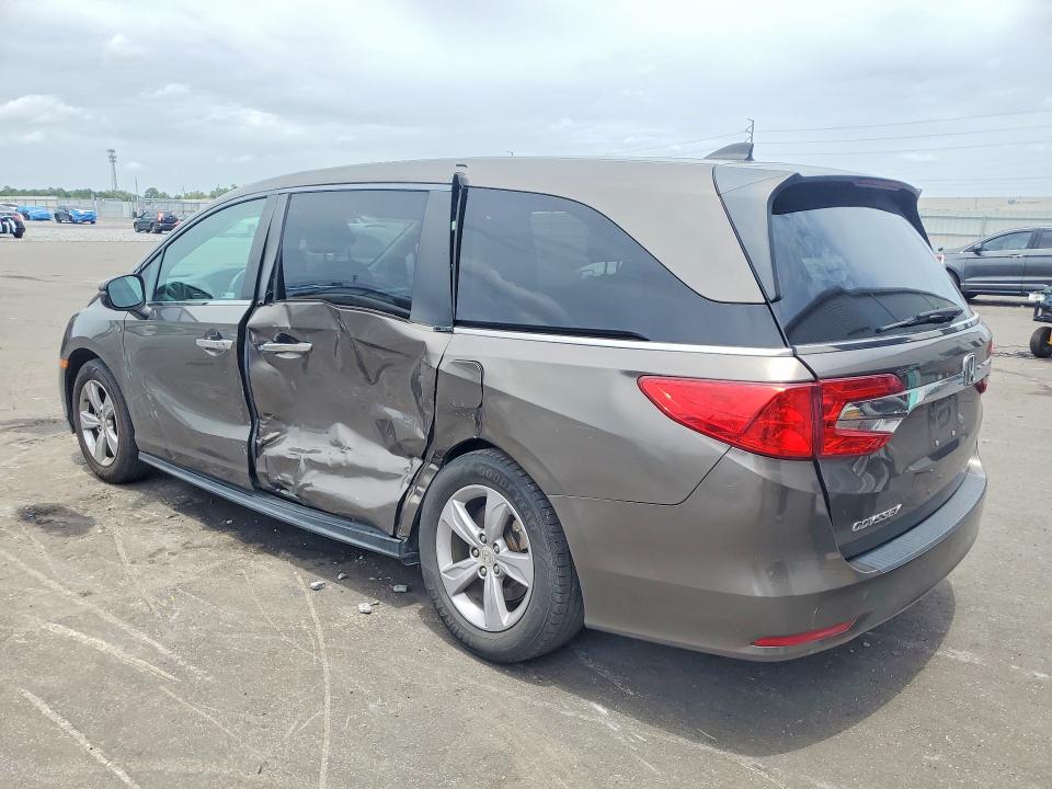 57612156 :رقم المزاد ، 5FNRL6H55JB069626 vin ، 2018 Honda Odyssey مزاد بيع
