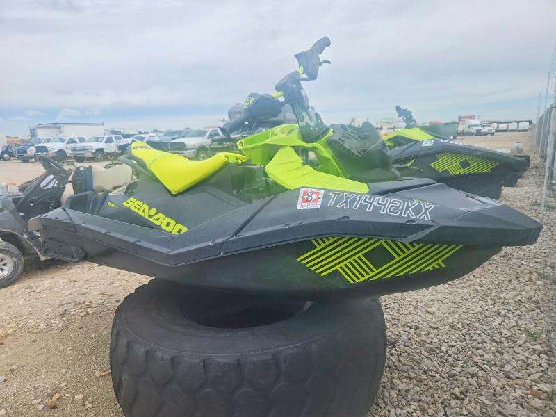 58200516 :رقم المزاد ، YDVA5904E323 vin ، 2023 Sea-doo Spark Trixx 2up مزاد بيع