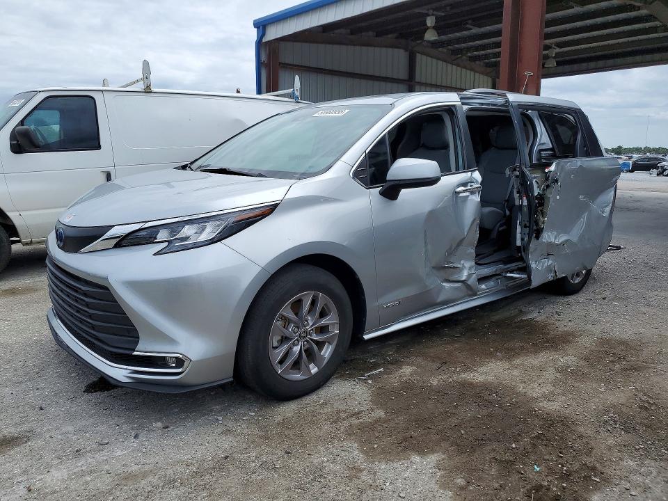 Auction sale of the 2021 Toyota Sienna, vin: 5TDYRKEC8MS055368, lot number: 55960956