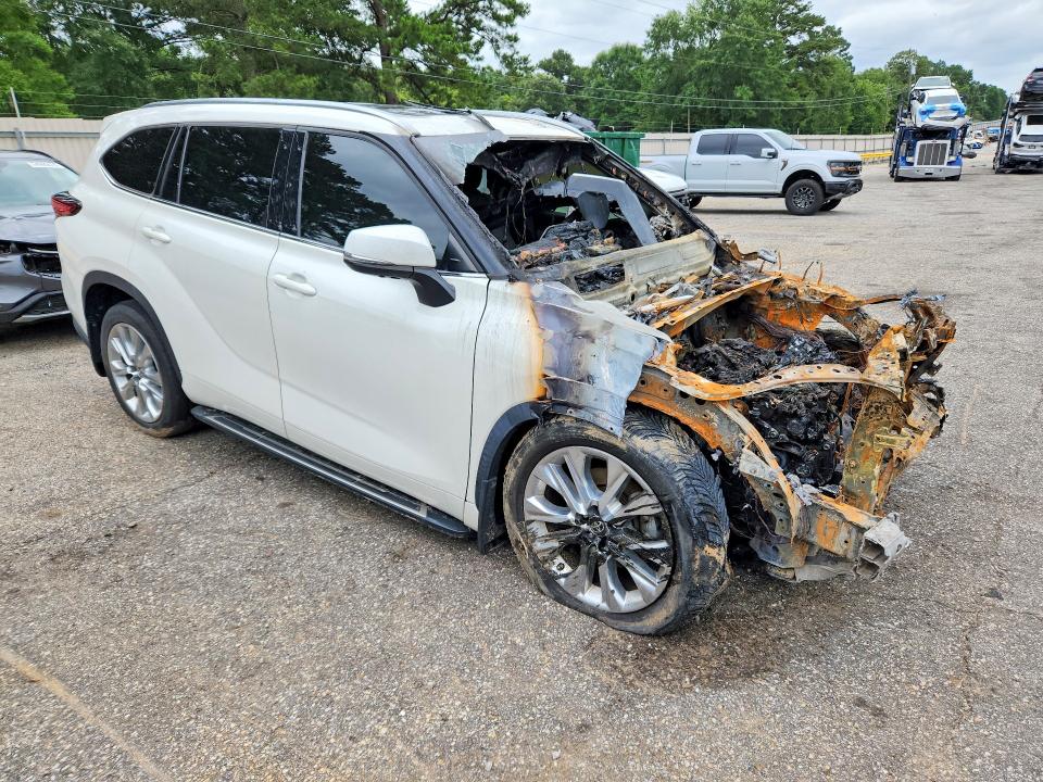 55078196 :رقم المزاد ، 5TDYZRAH7MS035848 vin ، 2021 Toyota Highlander مزاد بيع