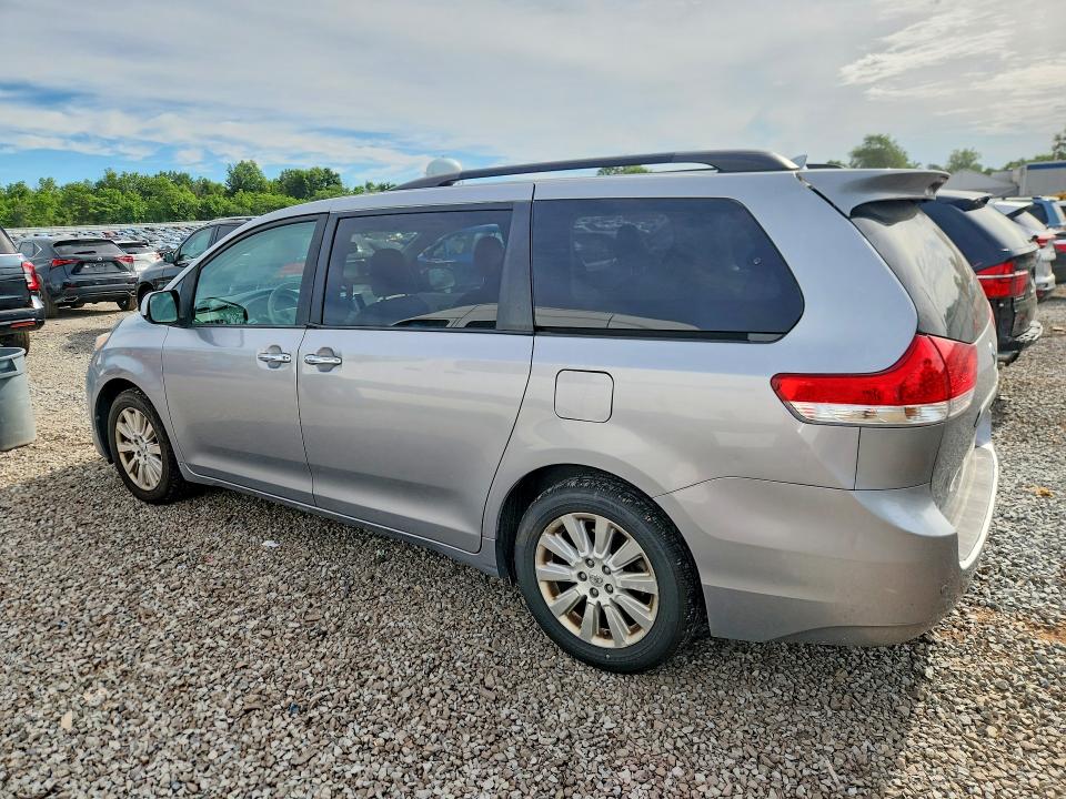 2013 Toyota Sienna მანქანა იყიდება აუქციონზე, vin: 5TDDK3DC3DS057913, აუქციონის ნომერი: 58187276