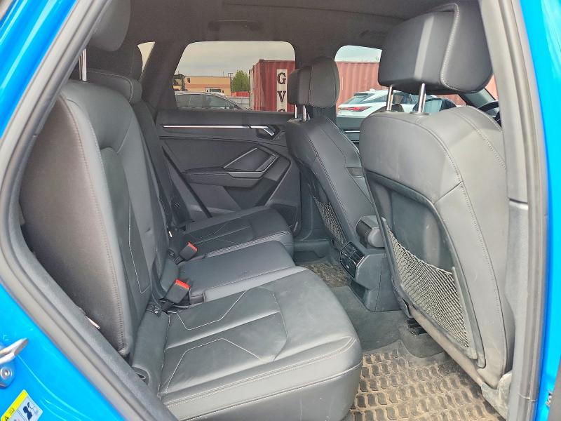58561826 :رقم المزاد ، WA1EECF30M1002044 vin ، 2021 Audi Q3 مزاد بيع