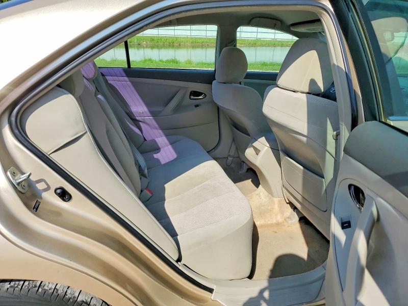 56404676 :رقم المزاد ، 4T1BF3EK3AU032515 vin ، 2010 Toyota Camry مزاد بيع