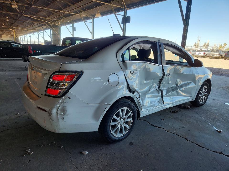 56688076 :رقم المزاد ، 1G1JD5SH5H4128997 vin ، 2017 Chevrolet Sonic مزاد بيع
