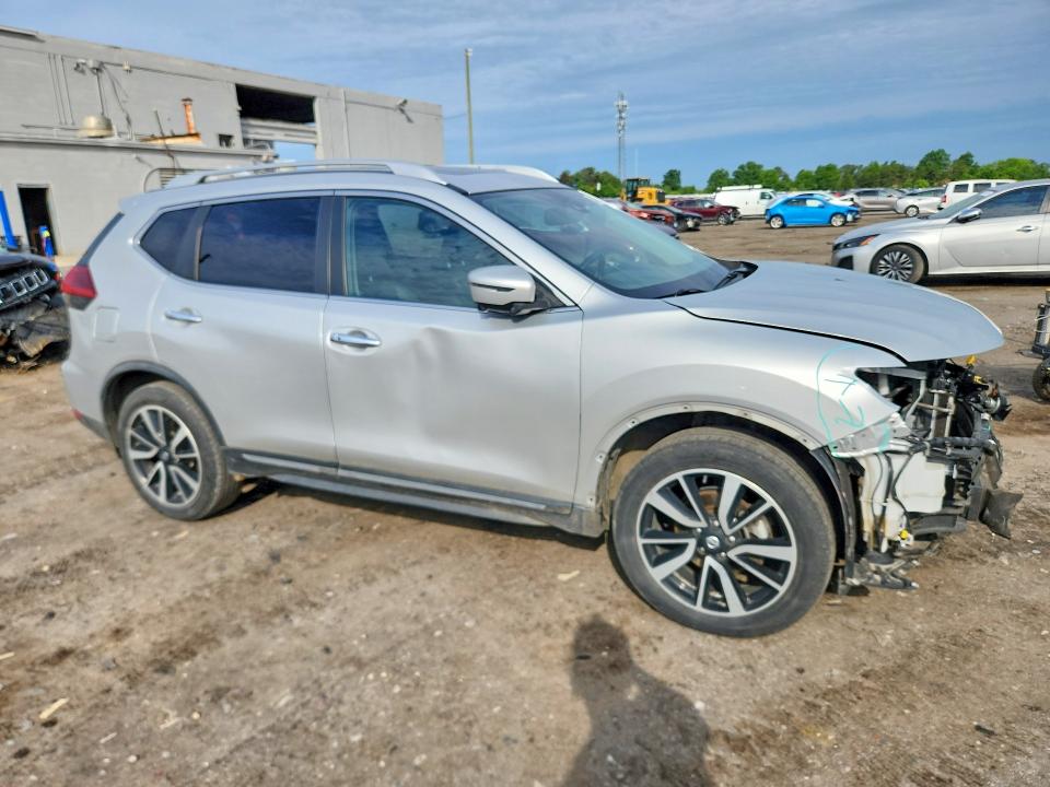 57803866 :رقم المزاد ، JN8AT2MV6JW328023 vin ، 2018 Nissan Rogue مزاد بيع