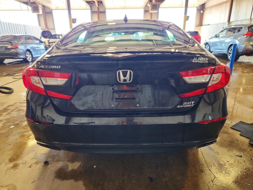 Aukcja sprzedaży 2018 Honda Accord, vin: 1HGCV2F3XJA051837, numer aukcji: 55848326