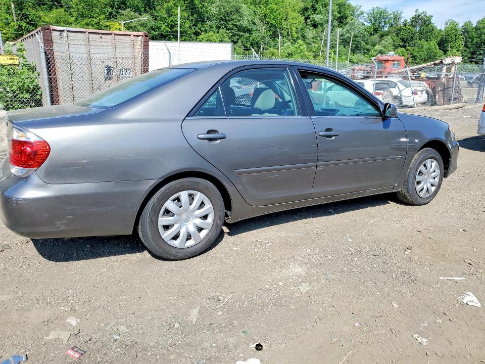 55967776 :رقم المزاد ، 4T1BE30KX5U964145 vin ، 2005 Toyota Camry مزاد بيع