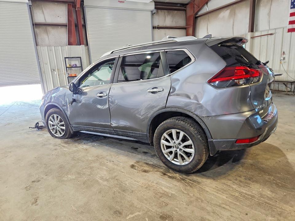 58241986 :رقم المزاد ، KNMAT2MV6JP601533 vin ، 2018 Nissan Rogue مزاد بيع