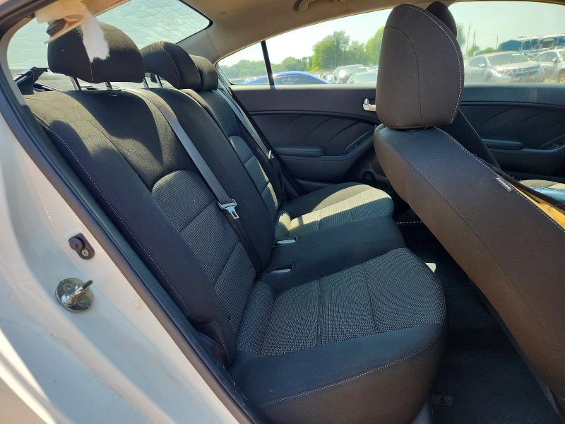 58834796 :رقم المزاد ، 3KPFK4A78JE268004 vin ، 2018 Kia Forte مزاد بيع