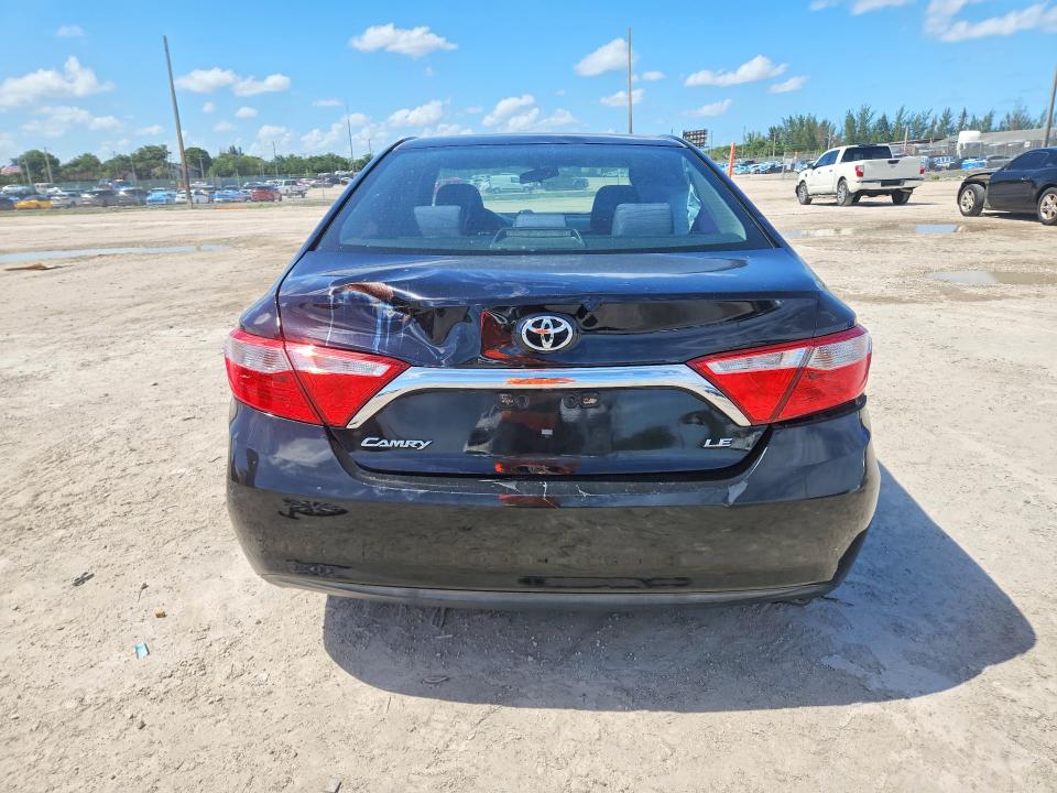 56054496 :رقم المزاد ، 4T1BF1FK3FU001940 vin ، 2015 Toyota Camry مزاد بيع