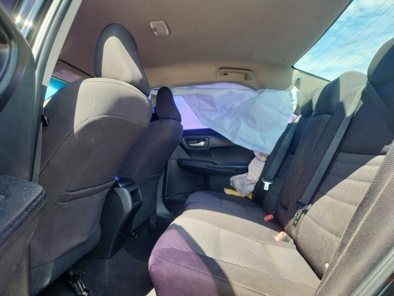 56054496 :رقم المزاد ، 4T1BF1FK3FU001940 vin ، 2015 Toyota Camry مزاد بيع