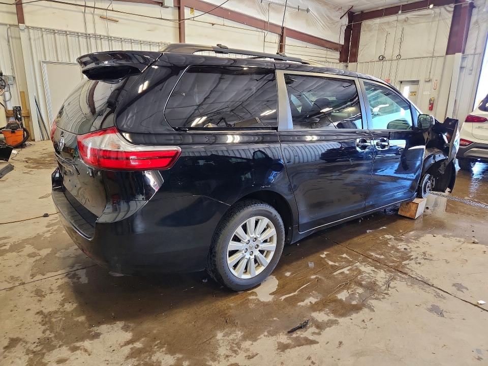 55405606 :رقم المزاد ، 5TDJZ3DC6HS166404 vin ، 2017 Toyota Sienna مزاد بيع