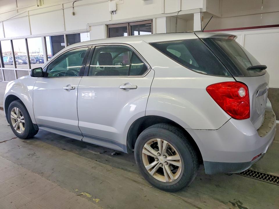 56476266 :رقم المزاد ، 1GNFLEEK5FZ131784 vin ، 2015 Chevrolet Equinox مزاد بيع