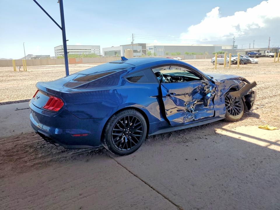 57541026 :رقم المزاد ، 1FA6P8CF2N5111833 vin ، 2022 Ford Mustang مزاد بيع