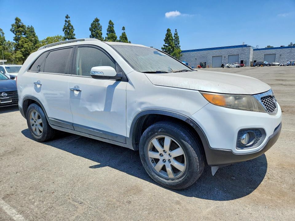 2011 Kia Sorento მანქანა იყიდება აუქციონზე, vin: 5XYKT4A12BG154592, აუქციონის ნომერი: 85977305