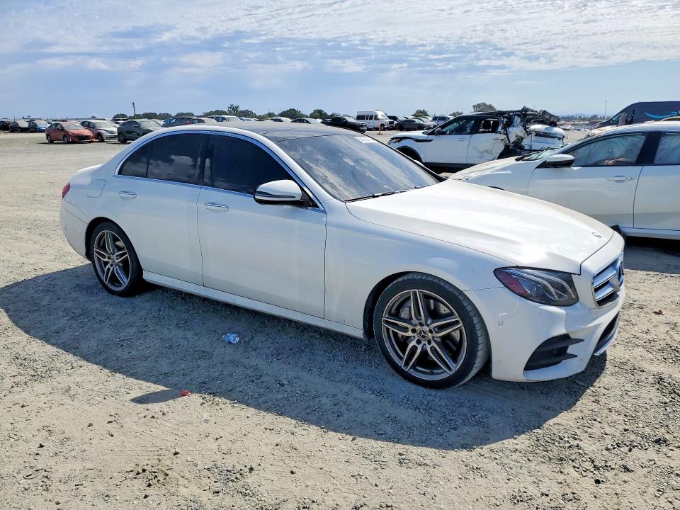 58108726 :رقم المزاد ، WDDZF4JB1JA428982 vin ، 2018 Mercedes-benz E مزاد بيع