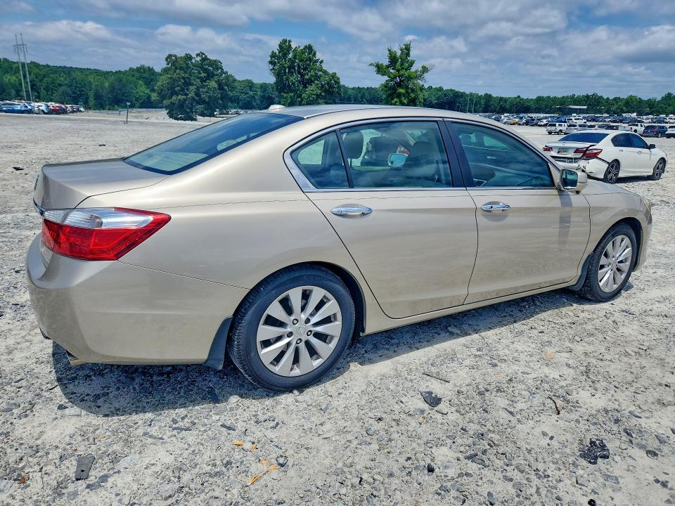 Auction sale of the 2014 Honda Accord, vin: 1HGCR2F84EA119992, lot number: 55684106