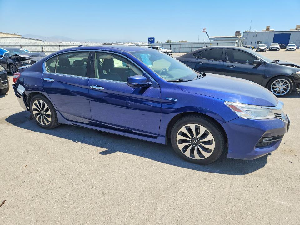 Продажа на аукционе авто 2017 Honda Accord, vin: JHMCR6F7XHC015933, номер лота: 58277226