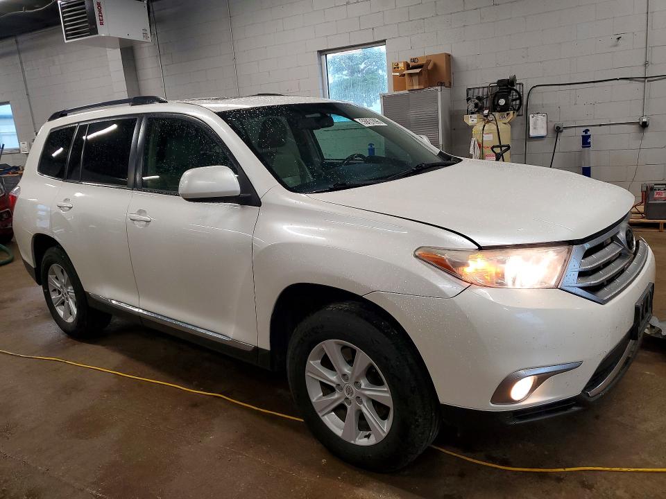 56831896 :رقم المزاد ، 5TDBK3EH5CS141134 vin ، 2012 Toyota Highlander مزاد بيع