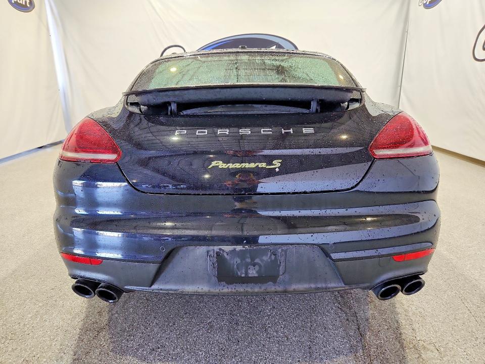57555816 :رقم المزاد ، WP0AD2A78FL040849 vin ، 2015 Porsche Panamera مزاد بيع