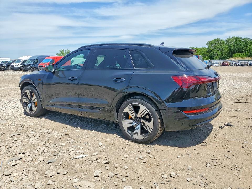 55418576 :رقم المزاد ، WA1LAAGE6NB009910 vin ، 2022 Audi E-tron مزاد بيع
