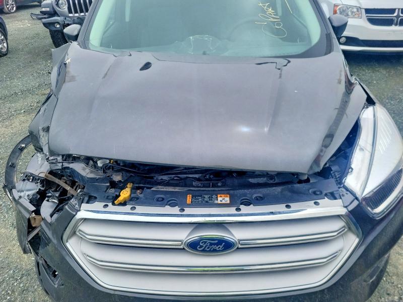 56808186 :رقم المزاد ، 1FMCU9GD6JUC97022 vin ، 2018 Ford Escape مزاد بيع