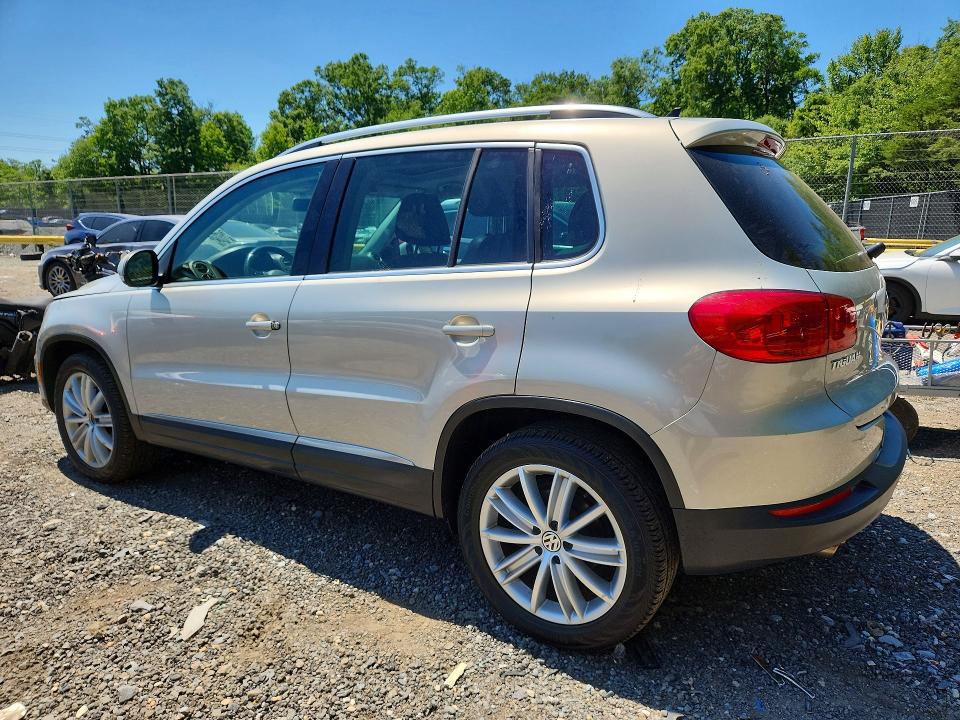 2013 Volkswagen Tiguan მანქანა იყიდება აუქციონზე, vin: WVGAV7AX6DW502438, აუქციონის ნომერი: 55944036
