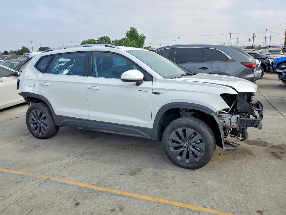 50902466 :رقم المزاد ، 3VVRX7B25NM025427 vin ، 2022 Volkswagen Taos مزاد بيع