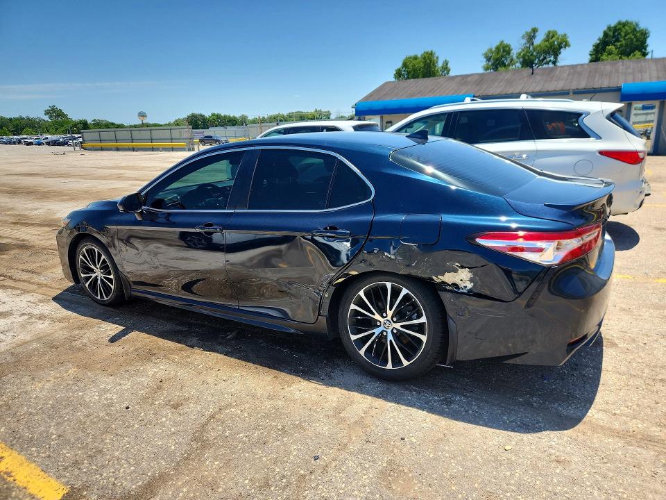 57423046 :رقم المزاد ، 4T1G11AKXLU374187 vin ، 2020 Toyota Camry مزاد بيع