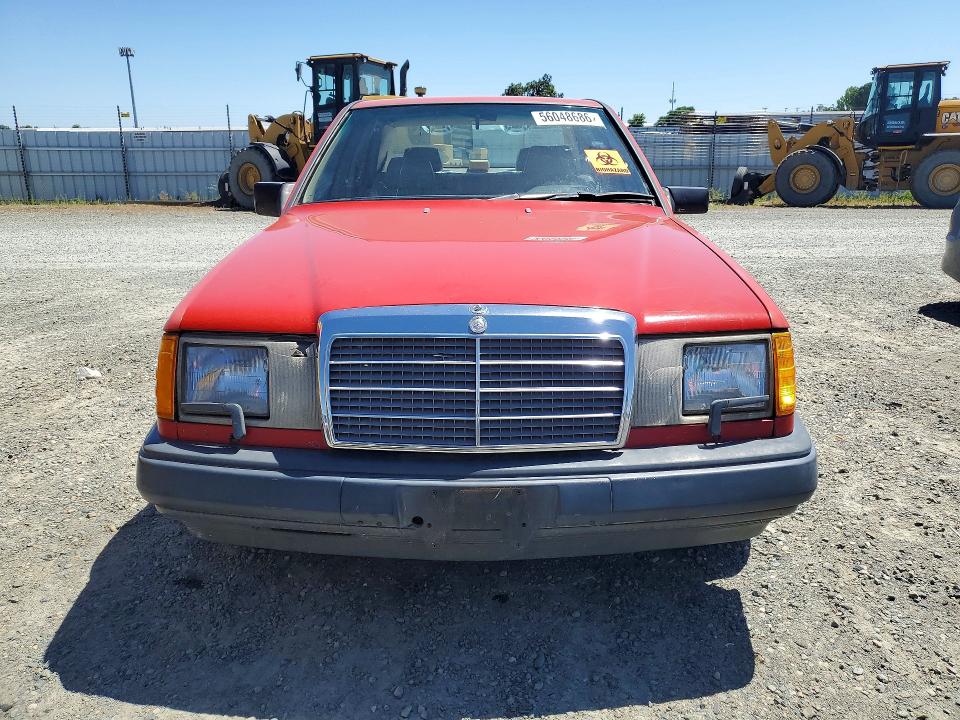 56048686 :رقم المزاد ، WDBEA30D6KA886795 vin ، 1989 Mercedes-benz 300 مزاد بيع
