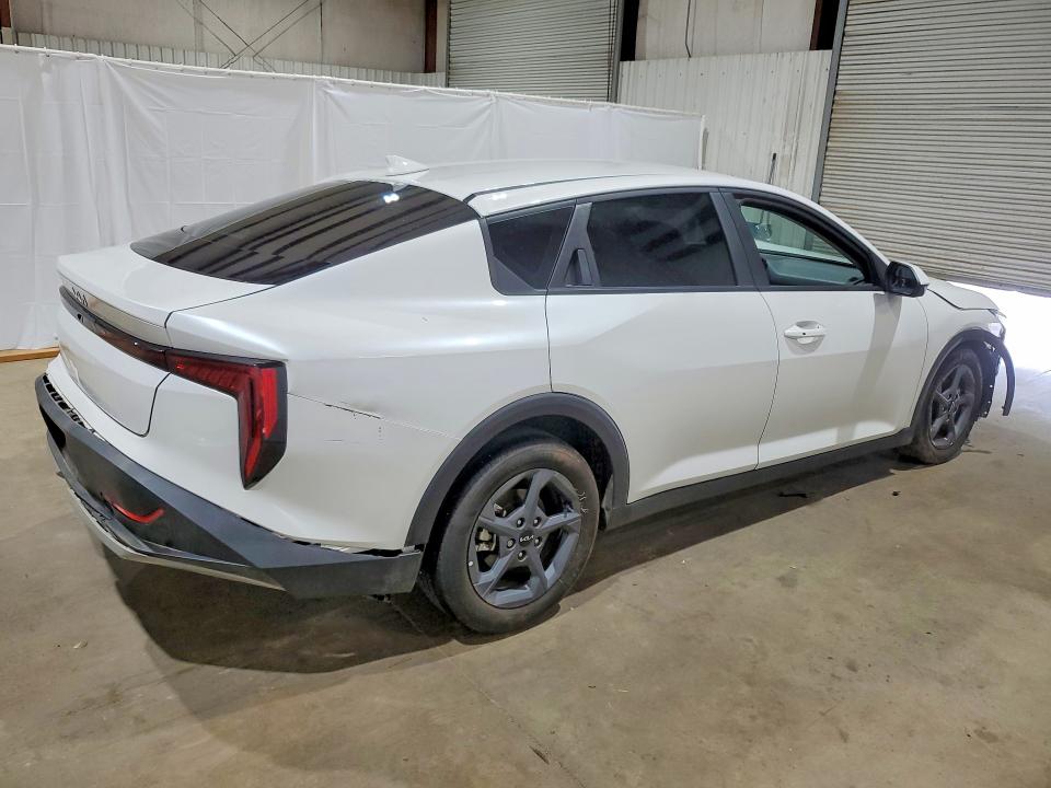 Продажа на аукционе авто 2025 Kia K4, vin: 3KPFT4DE1SE176158, номер лота: 56990806