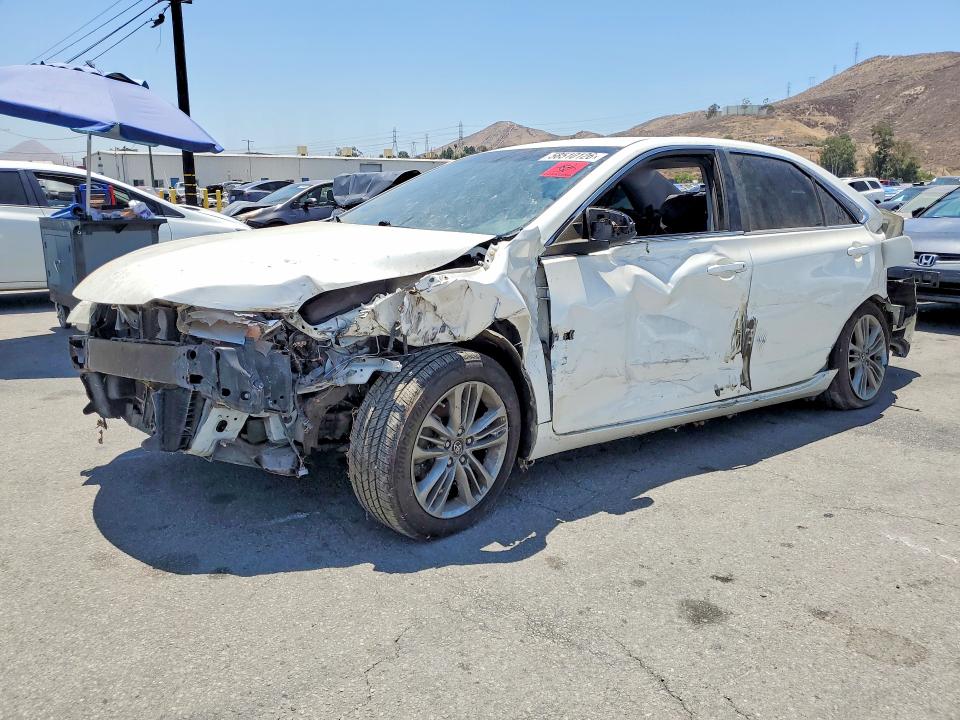 58510126 :رقم المزاد ، 4T1BF1FK7HU339490 vin ، 2017 Toyota Camry مزاد بيع