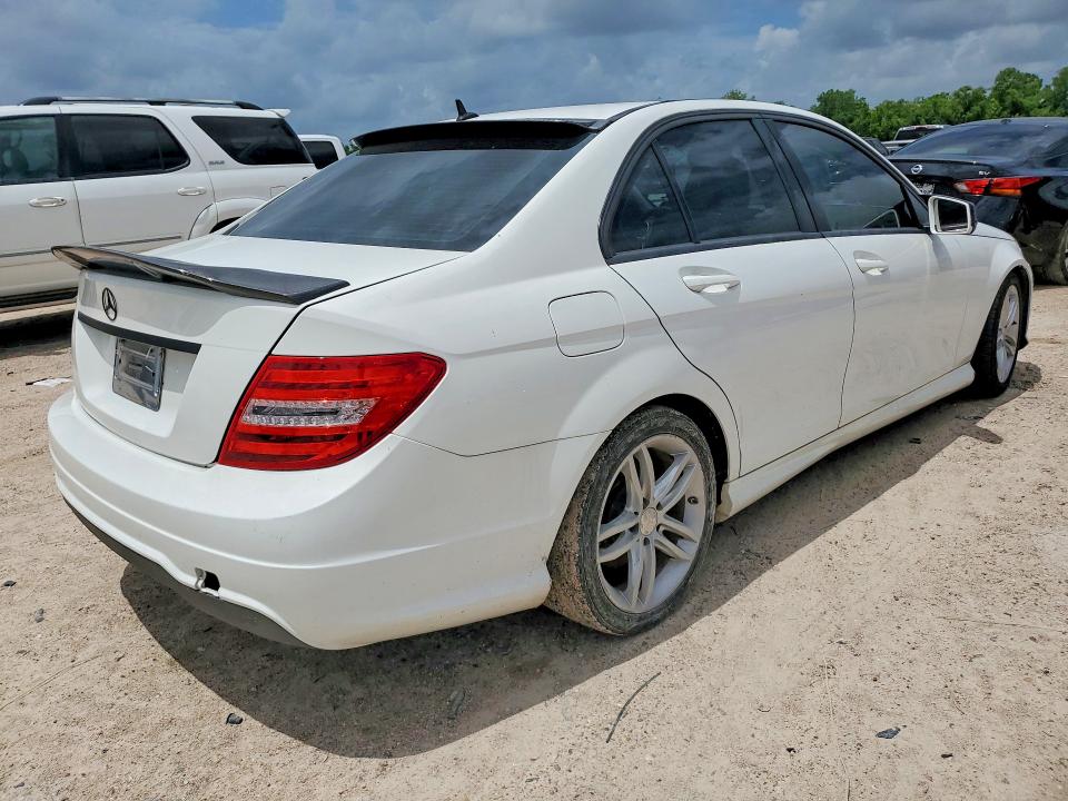 Продажа на аукционе авто 2013 Mercedes-benz C, vin: WDDGF4HB6DR287619, номер лота: 56663086