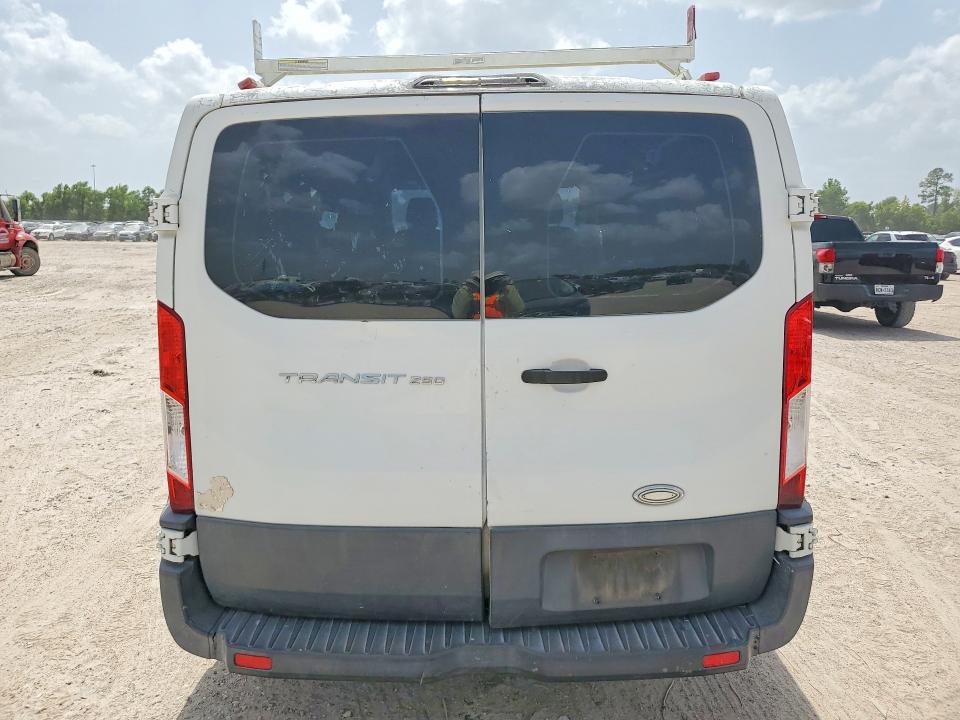 2015 Ford Transit მანქანა იყიდება აუქციონზე, vin: 1FTNR1ZM3FKA47172, აუქციონის ნომერი: 58940336