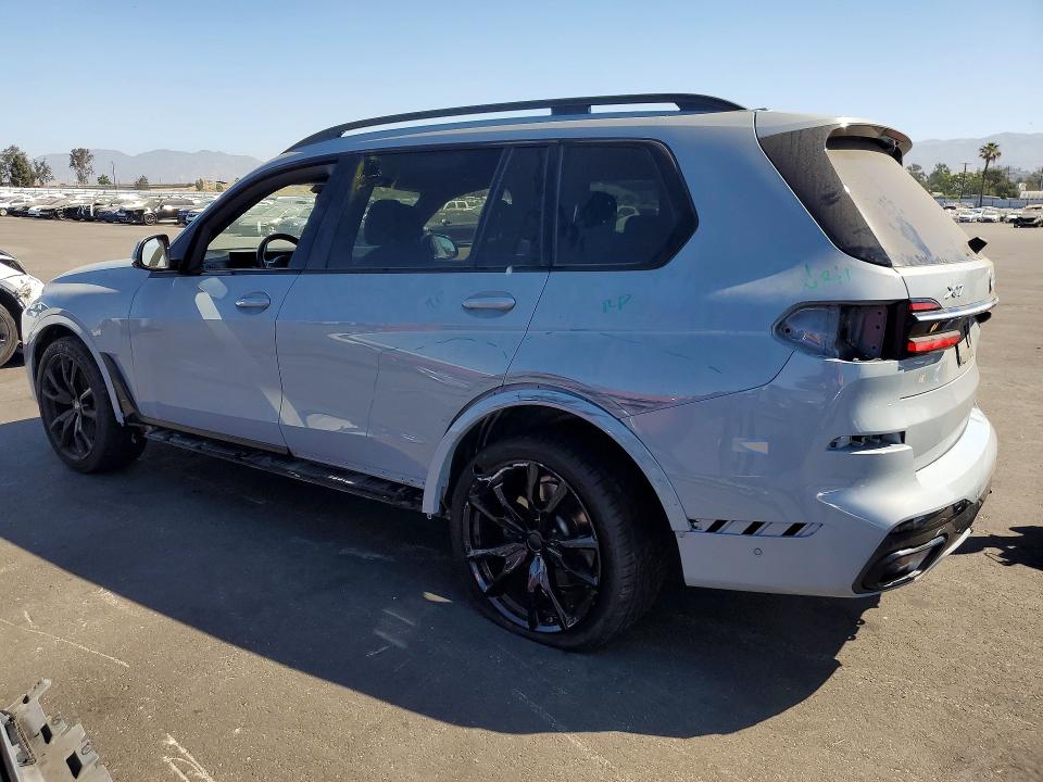 56702676 :رقم المزاد ، 5UX23EM03P9P92642 vin ، 2023 Bmw X7 مزاد بيع