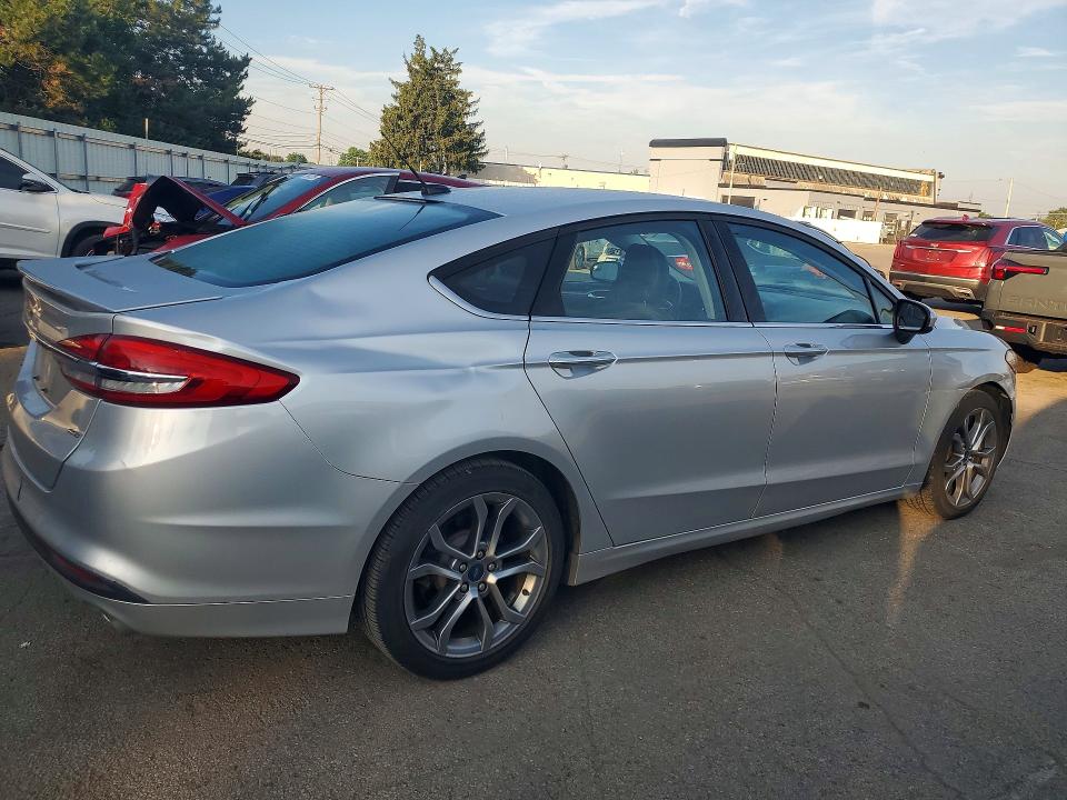 55896976 :رقم المزاد ، 3FA6P0H78HR282817 vin ، 2017 Ford Fusion مزاد بيع