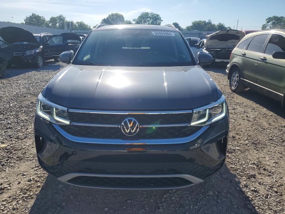 Продажа на аукционе авто 2022 Volkswagen Taos, vin: 3VV2X7B22NM016069, номер лота: 55404066